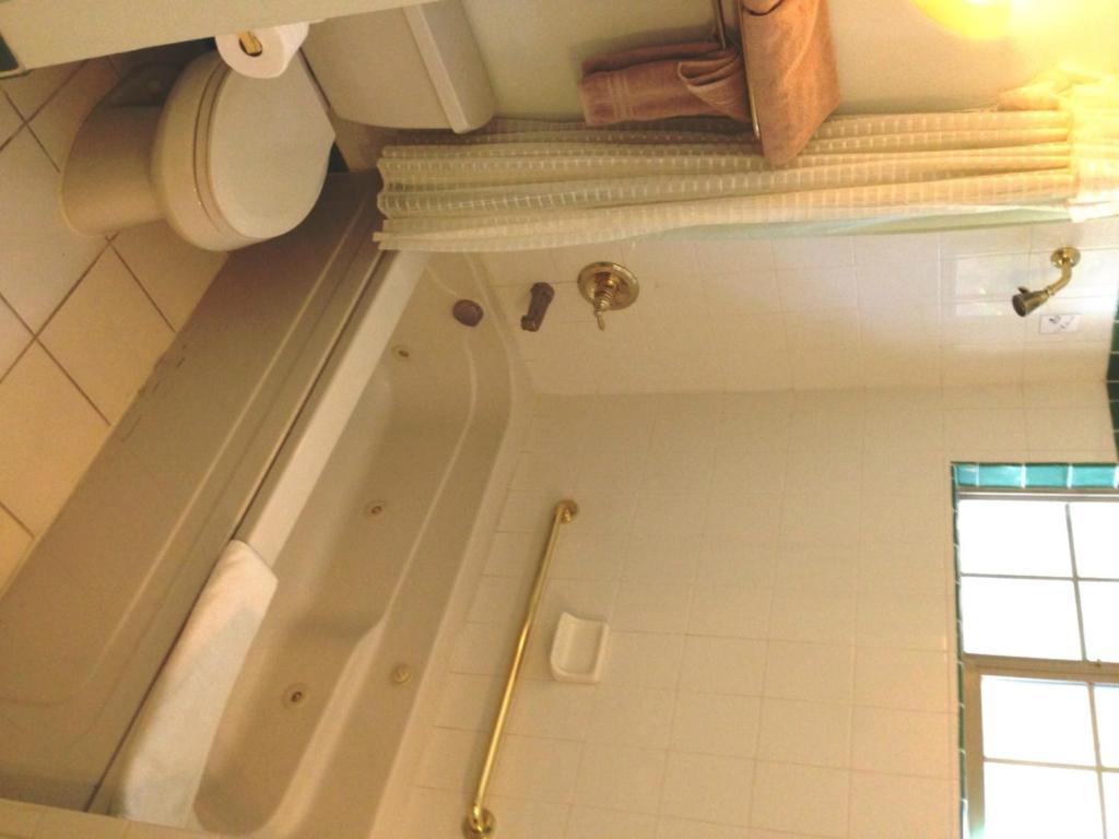 Fairfax Inn San Rafael Room photo